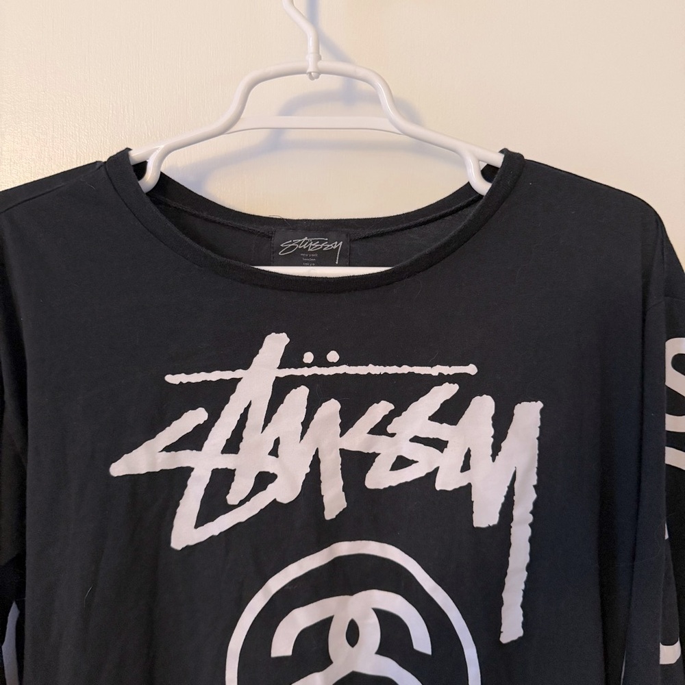 Stussy Long Sleeve Graphic Logo Tee in black and white - Picture 4 of 12